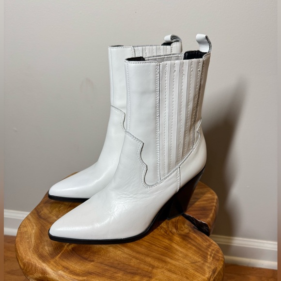 New ALDO White Women's Cowboy Western Ankle Boot with Block Heel Sz. 8 - Picture 3 of 13